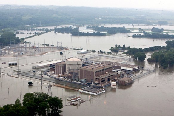 Fort Calhoun nuclear plant surrounded by flood waters